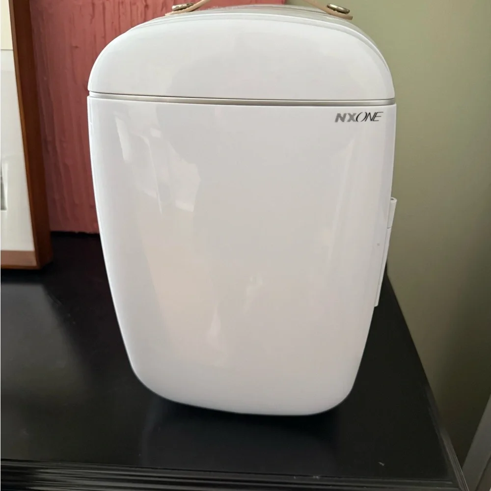 White Makeup Organizer